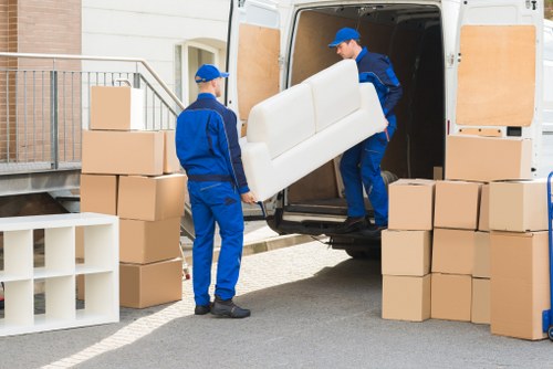 Packing and loading support for a home move in Mitcham